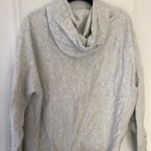 Champion hoodie large/XL - Picture 3 of 5